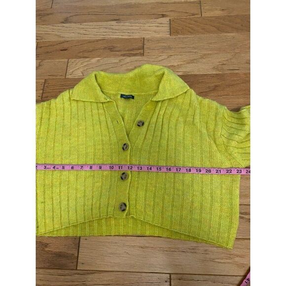 NWOT Wild Fable Women's Ribbed Button-Down Cropped Sweater Size SM green Yellow - Picture 6 of 8